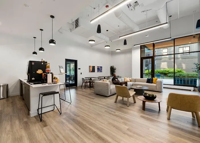 Hotel Family-sized 4br Luxury In Downtown