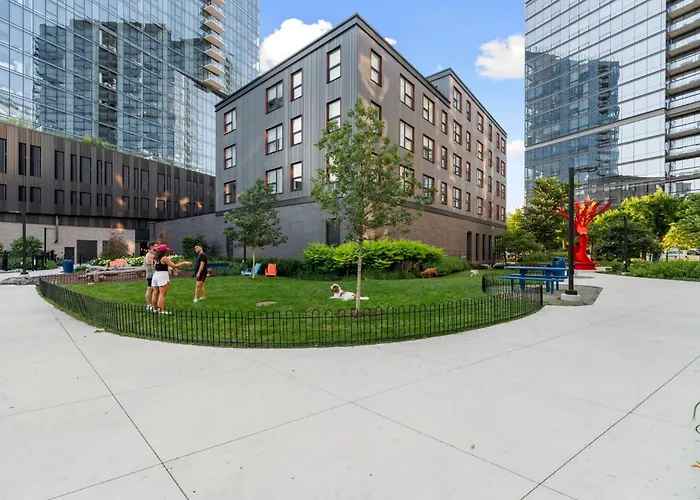 Family-sized 4br Luxury In Downtown Chicago
