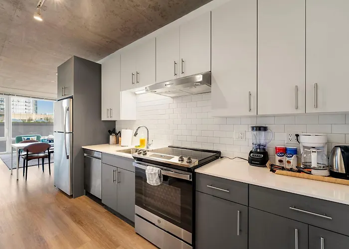 Family-sized 4br Luxury In Downtown Hotel