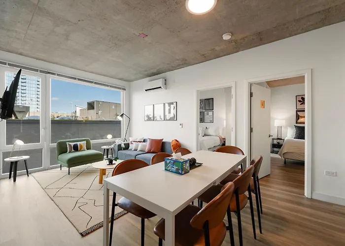 Hotel Family-sized 4br Luxury In Downtown