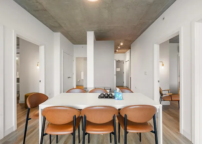 Family-sized 4br Luxury In Downtown