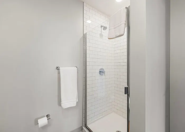 Family-sized 4br Luxury In Downtown Hotel