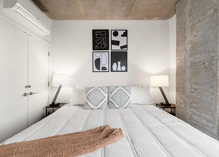 Hotel Family-sized 4br Luxury In Downtown