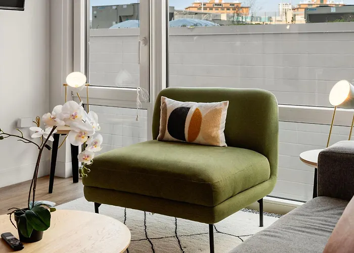 Family-sized 4br Luxury In Downtown
